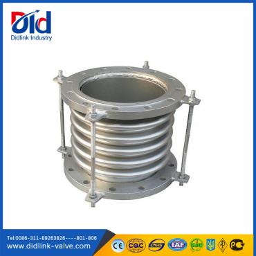 Expansion joints with tie rod and flange